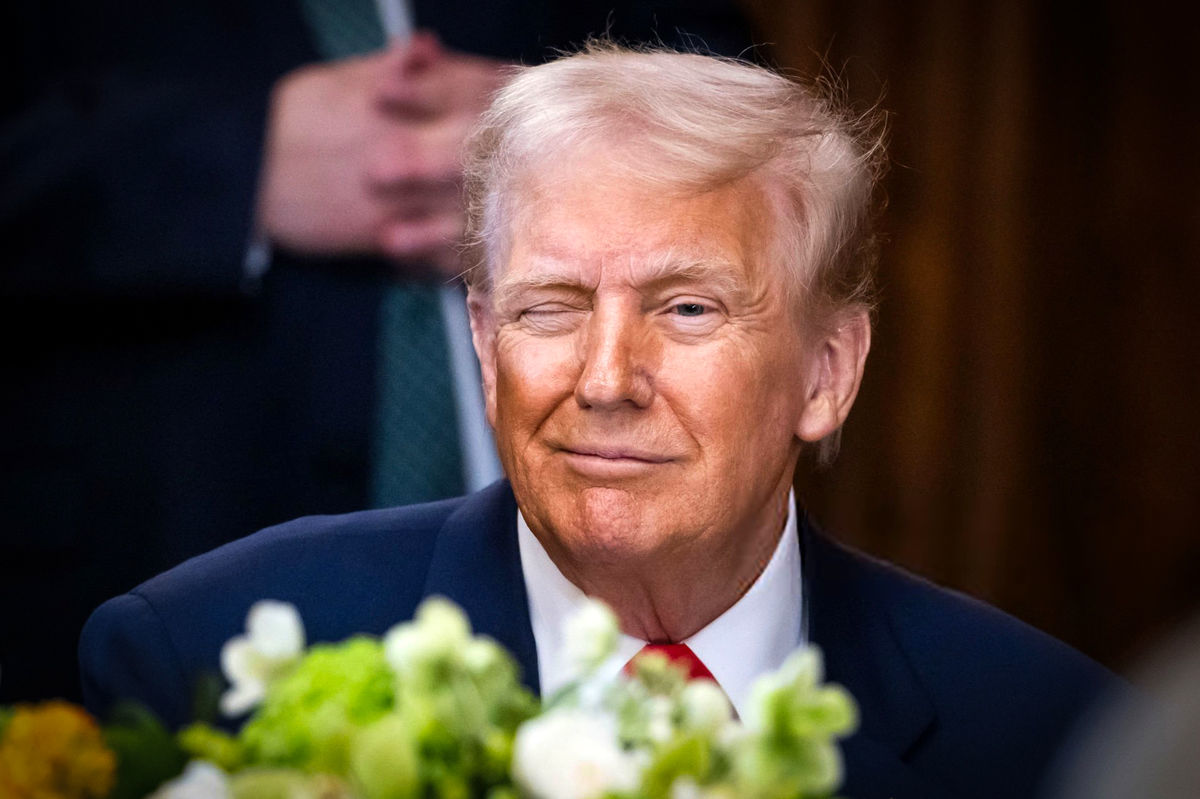 ترامپ: چین اکنون می‌ تواند به خرید نفت از ایران ادامه دهد