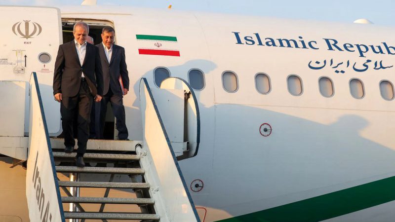 ورود پزشکیان به استان ایلام