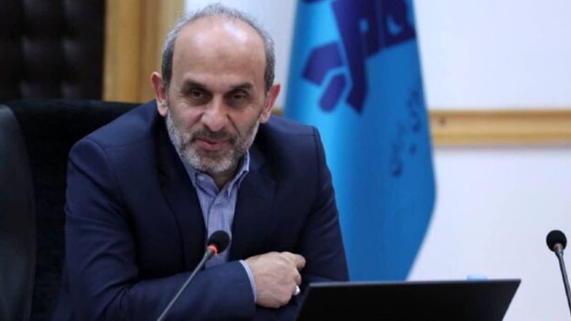 رییس صداوسیما در دفتر کار جدیدش پس از موشک‌باران ساختمان شیشه‌ای/ عکس