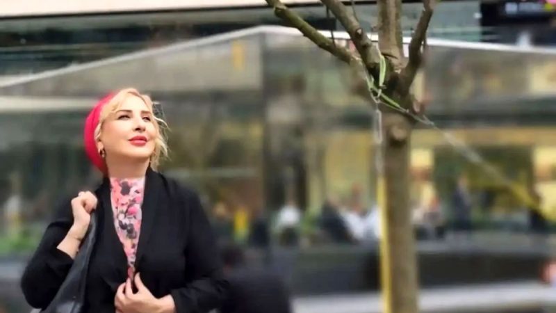 مرجانه گلچین و طاقچه نوستالژیکش؛ زیبایی اصیل ایرانی با گل شمعدونی‌ + عکس