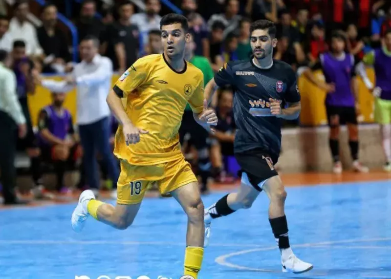 کارت قرمز جنجالی: بازیکن چه گفت و داور چه شنید!