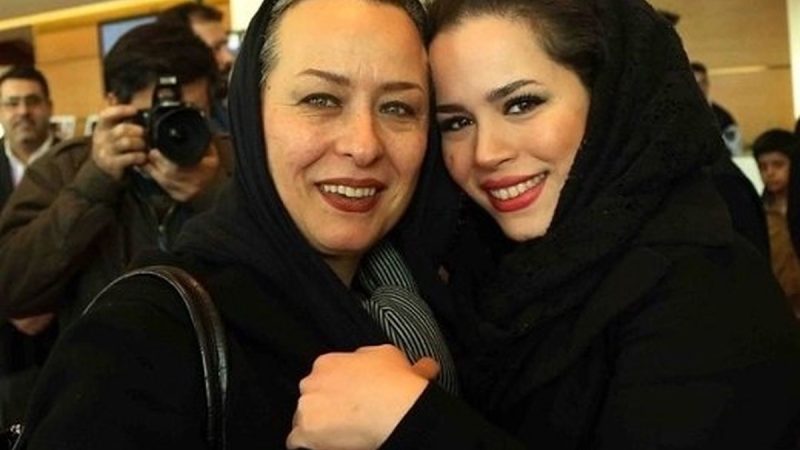 سفر در زمان؛ «آزیتا حاجیان در کودکی در کنار برادر و پدرش»؛ اواخر دهه ۳۰ + عکس