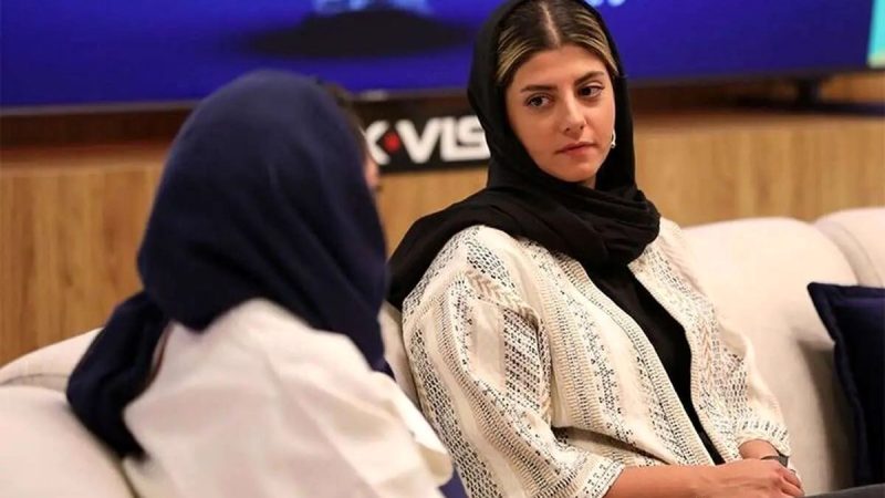 سلفی جذاب مهسا طهماسبی در آسانسور توجه‌ها را به خود جلب کرد