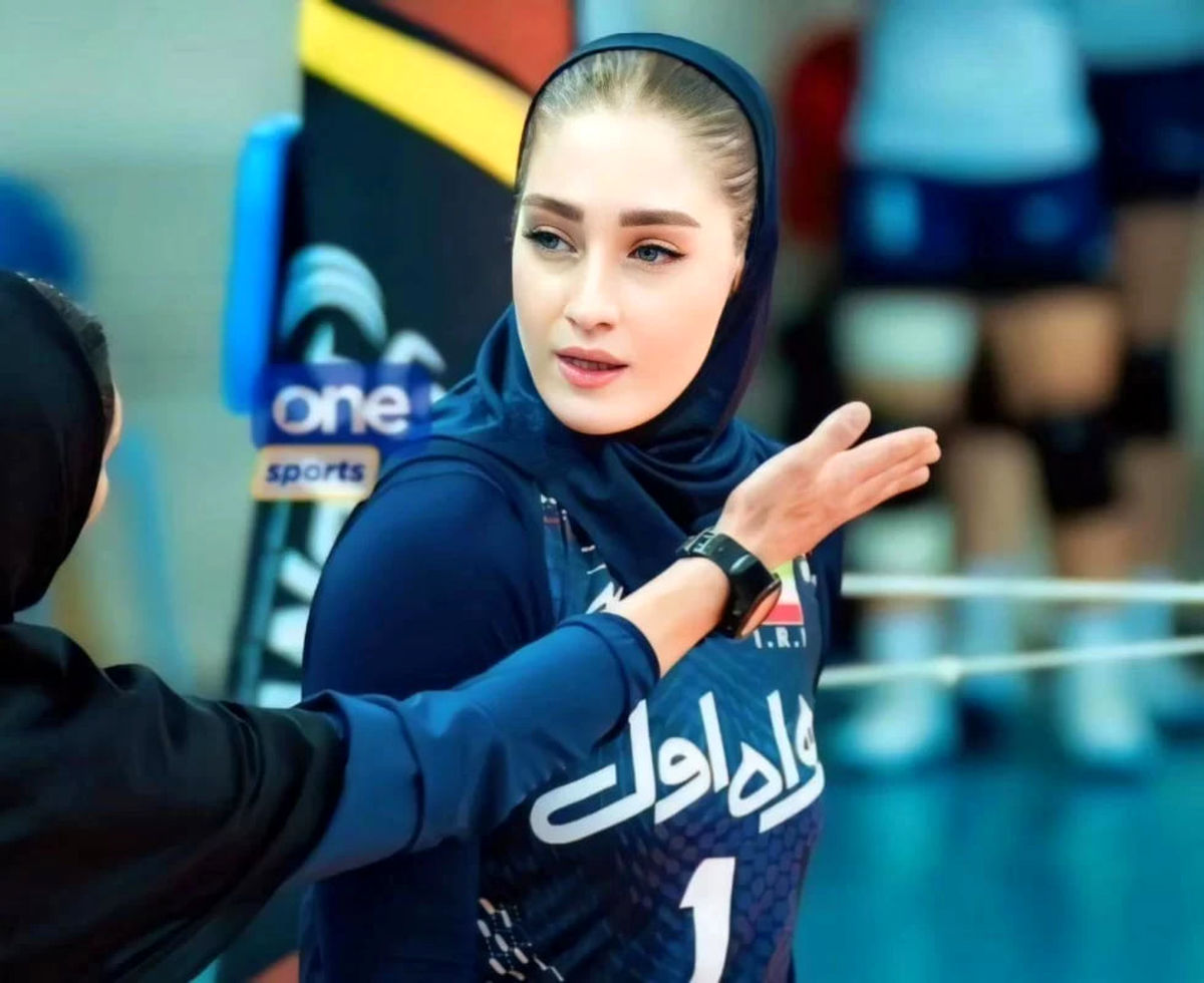 هنرنمایی آیتک سلامت در تزئین کیک باکاج و گردو و گُل عروس + هم ورزشکار و هم هنرمند