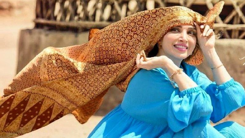 گردش لاکچری بهنوش طباطبایی در کویر + عکس‌های خاص