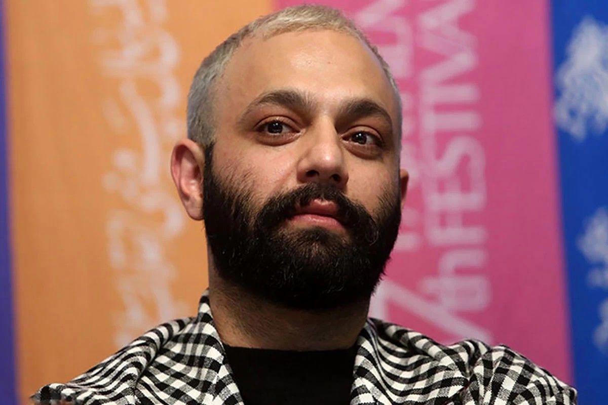 صابر ابر از استایل جدیدش رونمایی کرد؛ ترکیب سیبیل و کت عجیب و غریب + عکس