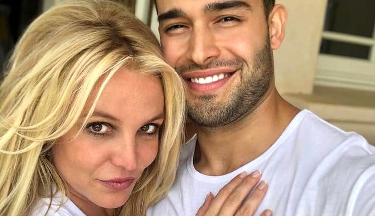 سام اصغری بعد از جدایی از بریتنی اسپیرز با چه کسی نامزد شد؟ + عکس های دو نفره سام اصغری و دختر چشم رنگی