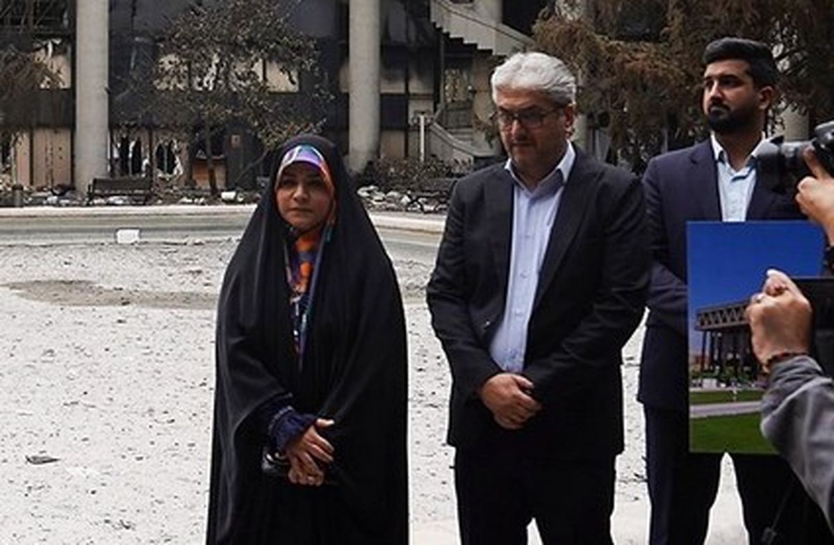 سلفی صمیمی سحر امامی مجری شیرزن صدا و سیما با سفیر کشورخارجی