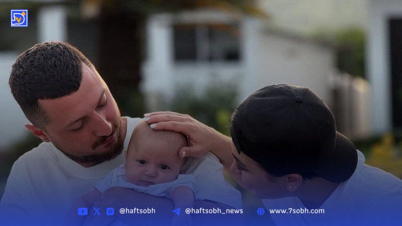 پسر بامزه شایع تو بغل باباش ! + فیلم