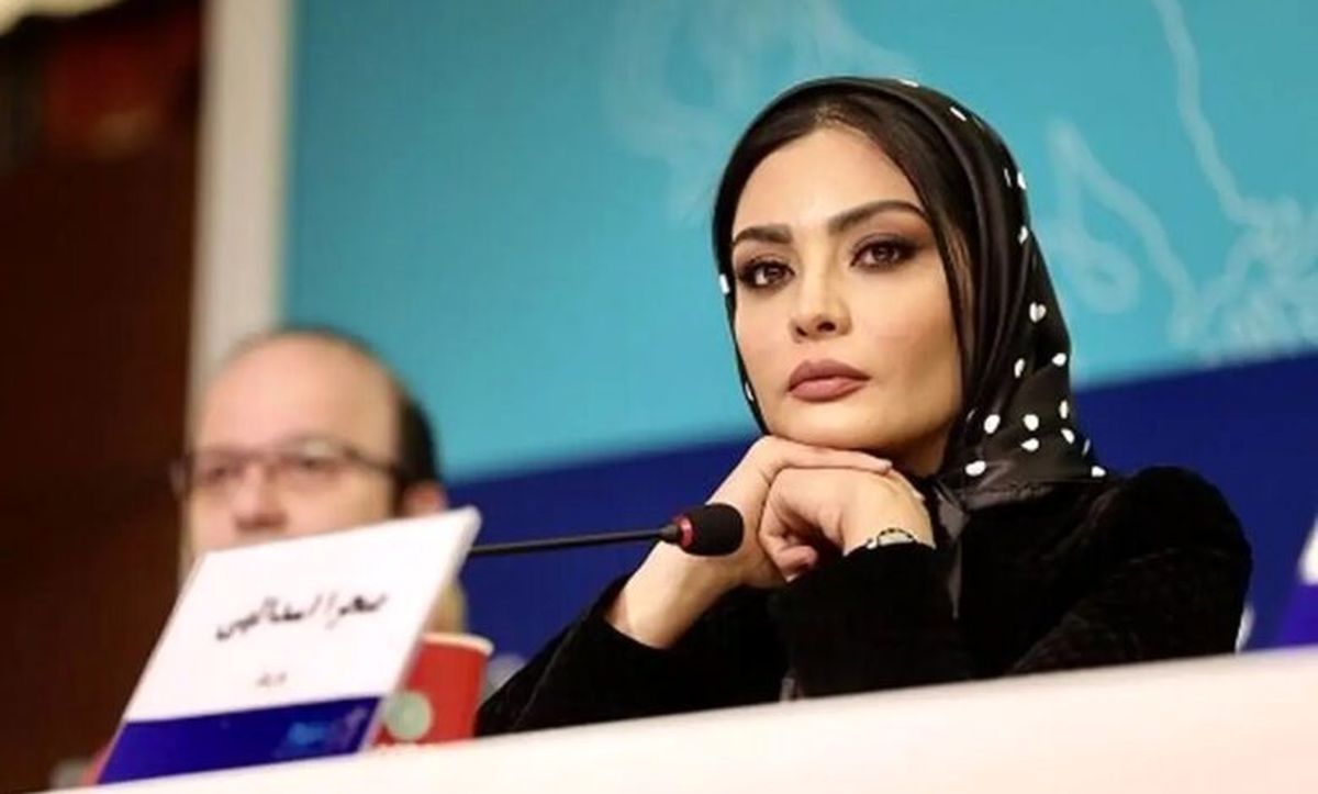 صحرا اسداللهی با لباس عروس در خیابان‌های تهران دیده شد! عکس