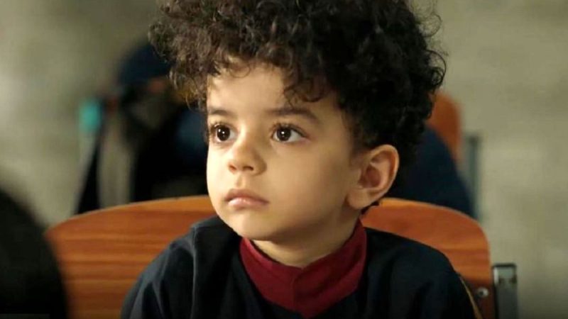 نگاهی به سالار معمولی در حرم امام رضا/ بازیگر خردسال سریال پایتخت به زیارت امام هشتم رفت + عکس