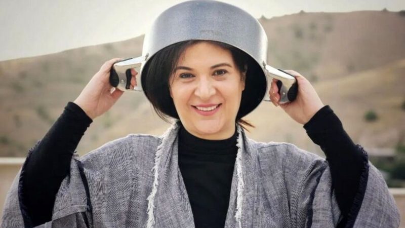 لحظه‌ای صمیمی از همای سریال پایتخت؛ ریما رامین‌فر و خانواده در پاریس