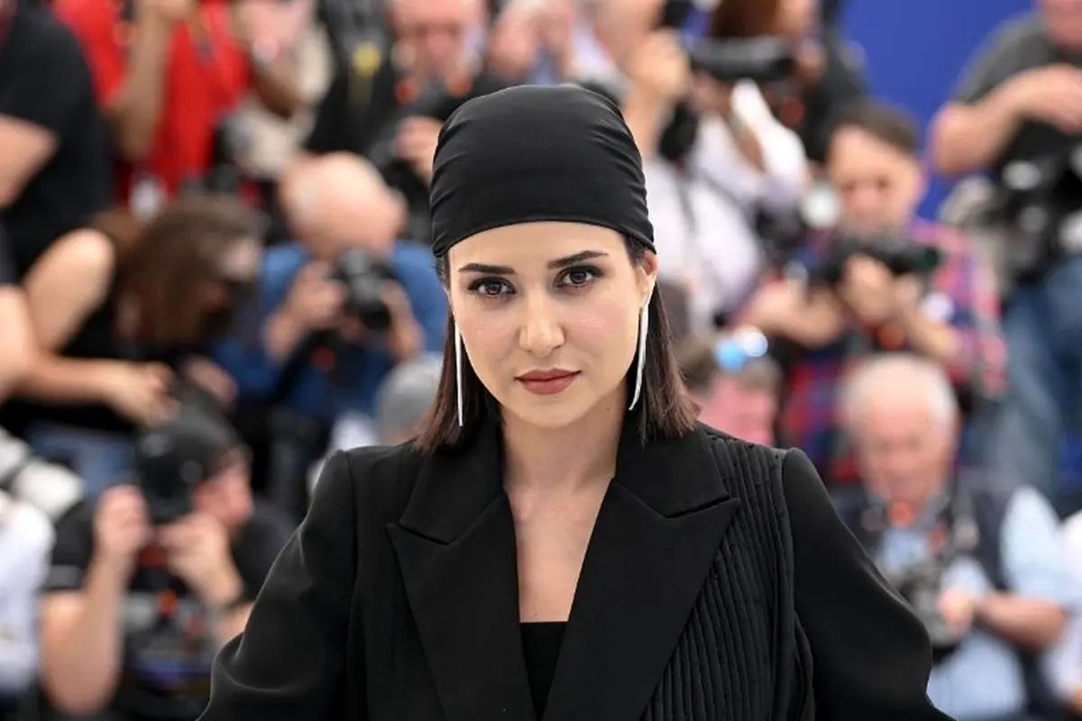 پشت پرده استایل خاص پریناز ایزدیار در کن ۲۰۲۵ لو رفت! یک میکاپ هنرمندانه و شیک