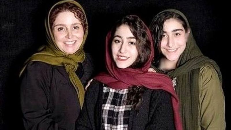 تصویر روز | ژاله صامتی و دخترش در شهر شیراز