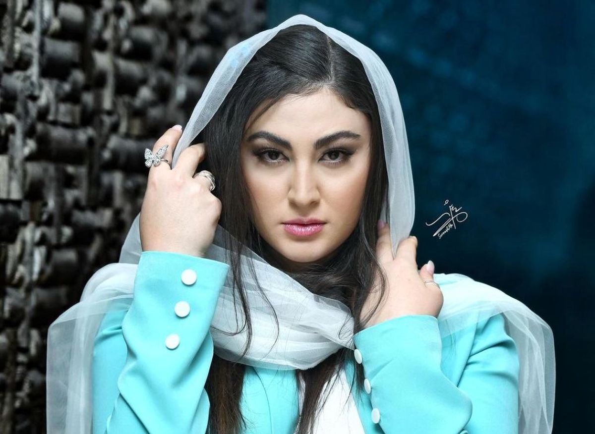 مریم مومن با شال و مانتوی شیک؛ انتخابی محبوب میان خانم‌های ایرانی + عکس