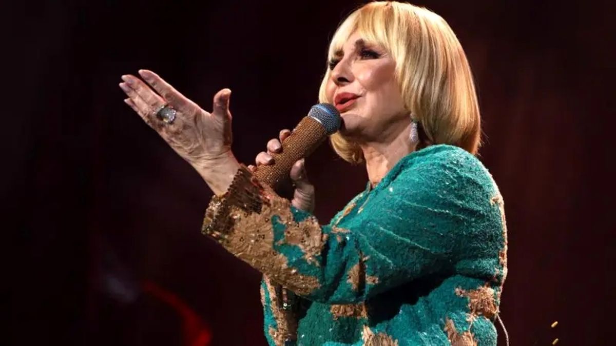 عکس کمتر دیده‌شده از نوجوانی گوگوش در کنار پدرش؛ نگاهی به دهه ۴۰