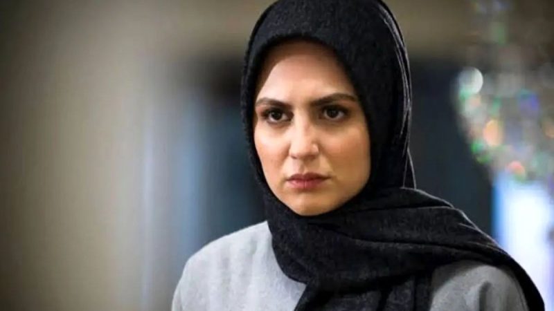 استایل ساده و شیک نیلوفر کوخانی؛ خانم بازیگر سریال آلا چقد خوش‌پوشه