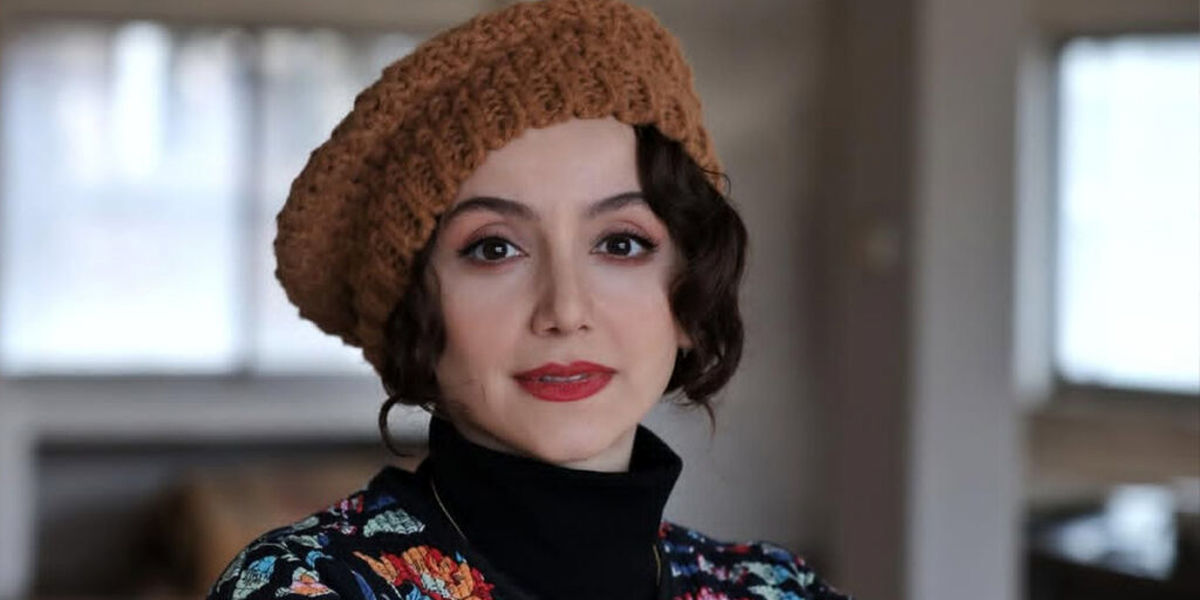 نازنین بیاتی، مریم سریال تاسیان در خیابان های تهران با یک استایل جنجالی ظاهر شد+ عکس