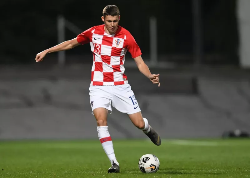 مدافع سرشناس کروات شاید جانشین ستاره استقلال!