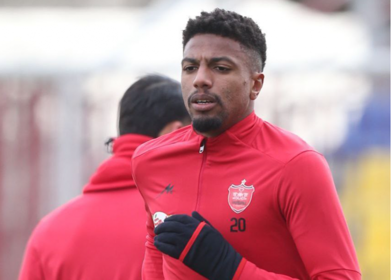 مدافع پرسپولیس در دوراهی کازابلانکا و خوزستان!