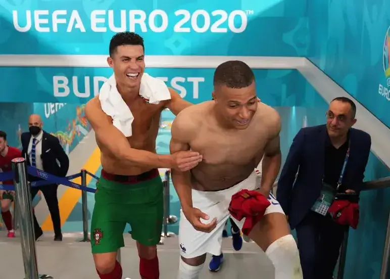 تاریخ تکرار می‌شود: امباپه در مسیر رونالدو!