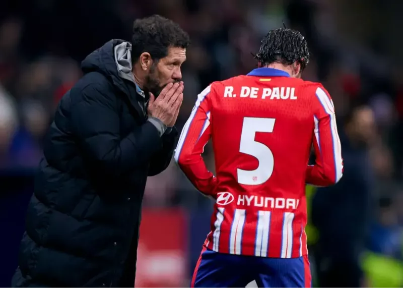 سیمئونه دست راستش را از دست داد