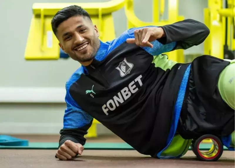 محبوب استقلال و ساپینتو، خیلی دور از تهران (عکس)