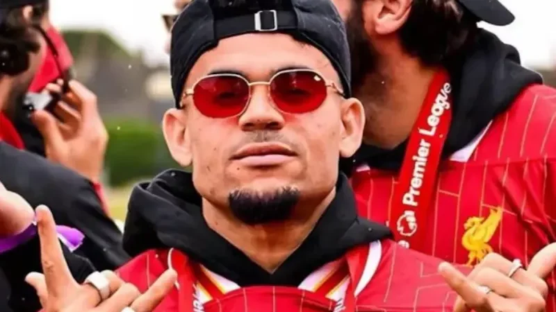 بایرن یا بارسلونا، ستاره لیورپول انتخاب کرد