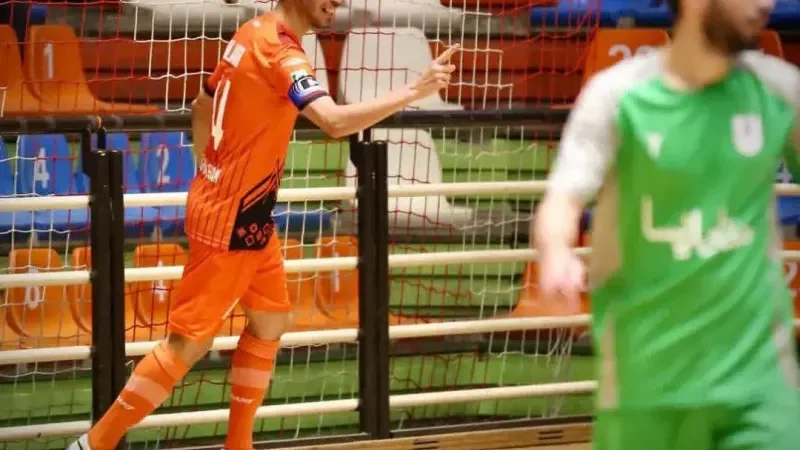 ماشین گلزنی فوتسال ایران تغییر کاربری داد