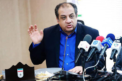 سهیل مهدی با موتورسیکلت در باشگاه استقلال!