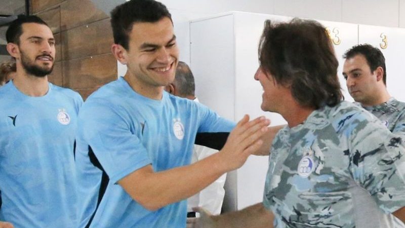 ساپینتو خطاب به مدیران استقلال: آشورماتوف را از لیست خارج کنید