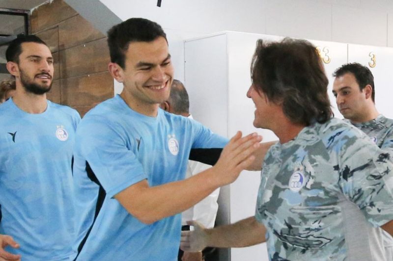 ساپینتو خطاب به مدیران استقلال: آشورماتوف را از لیست خارج کنید