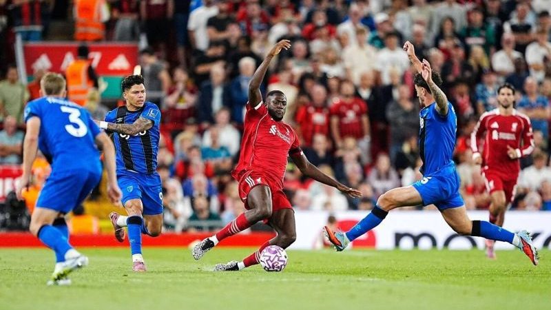 انتقاد شدید از عملکرد فاجعه فن دایک و کوناته