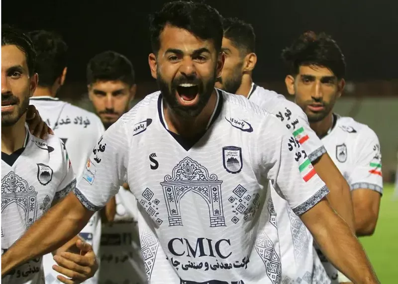 دهقان: بعد از گل آخر کمرمان شکست!