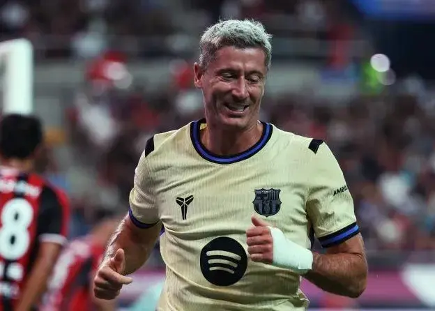 تماس اولیه: ستاره بارسا هم‌تیمی مودریچ می‌شود