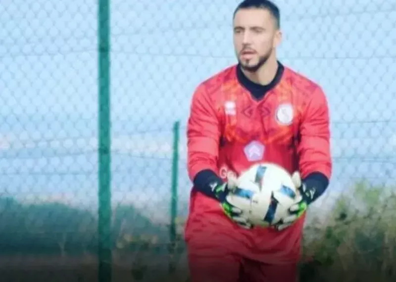 دروازه‌بان آتش‌نشان جان بازیکن حریف را نجات داد!