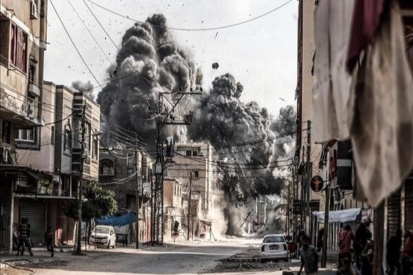 حملات شدید هوایی و توپخانه رژیم صهیونیستی به غزه و تخریب منازل