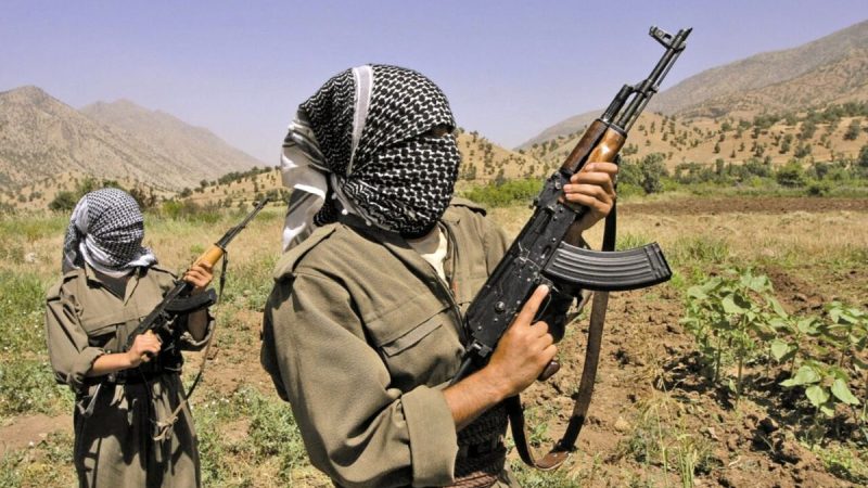 اولین فیلم لحظه شهادت مامور پلیس در درگیری با تروریست‌های جیش‌الظلم