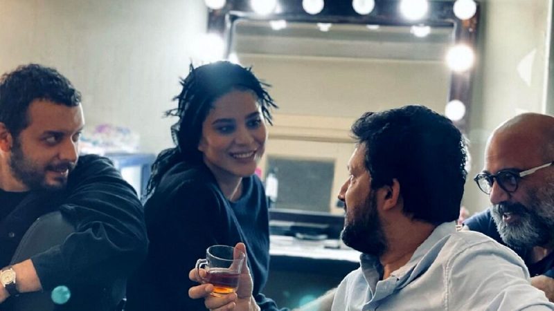 سحر دولتشاهی و حامد بهداد در یک رستوران اصیل ایرانی+عکس