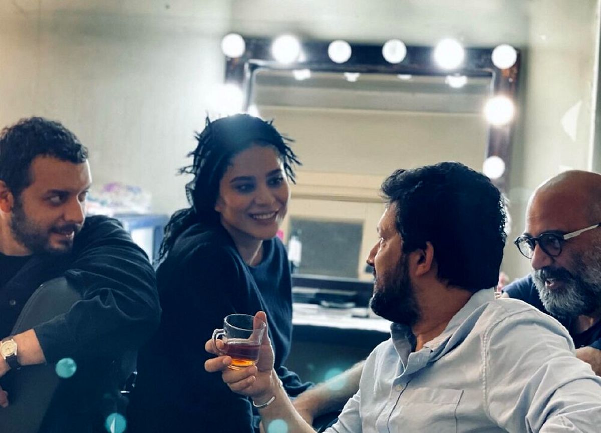 سحر دولتشاهی و حامد بهداد در یک رستوران اصیل ایرانی+عکس