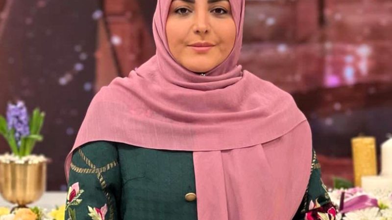 بیوگرافی المیرا شریفی مقدم، مجری صدا و سیما + سلفی خانوادگی با شوهرش