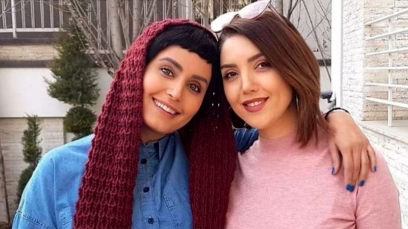 الناز شاکردوست در حال موتورسواری با موتور قدیمی و نوستالژی