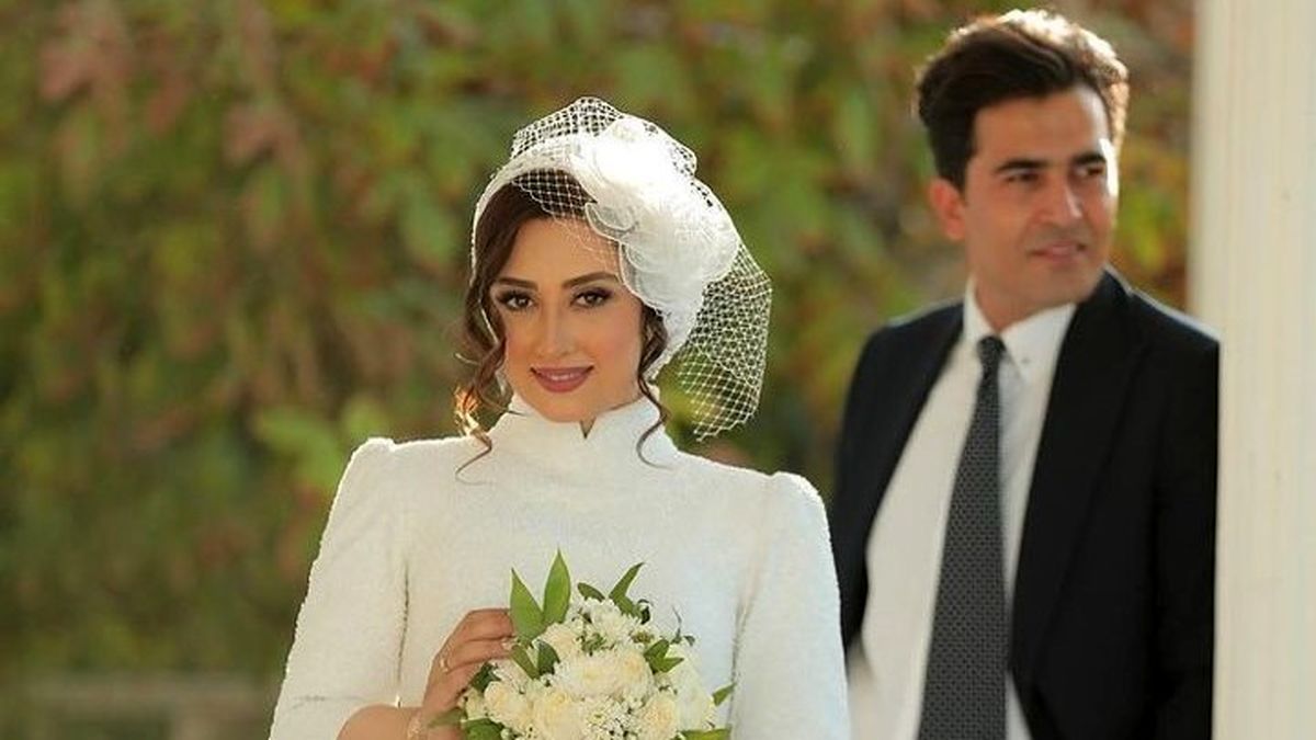 عاشقانه‌های الهام طهموری و همسرش کنار دریای شمال + عکس