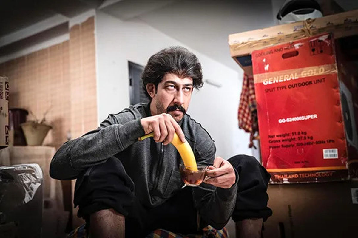 دکوراسیون خانه مجردی بهرام افشاری/ از آباژور سبزرنگ تا پرده‌های گرانقیمت