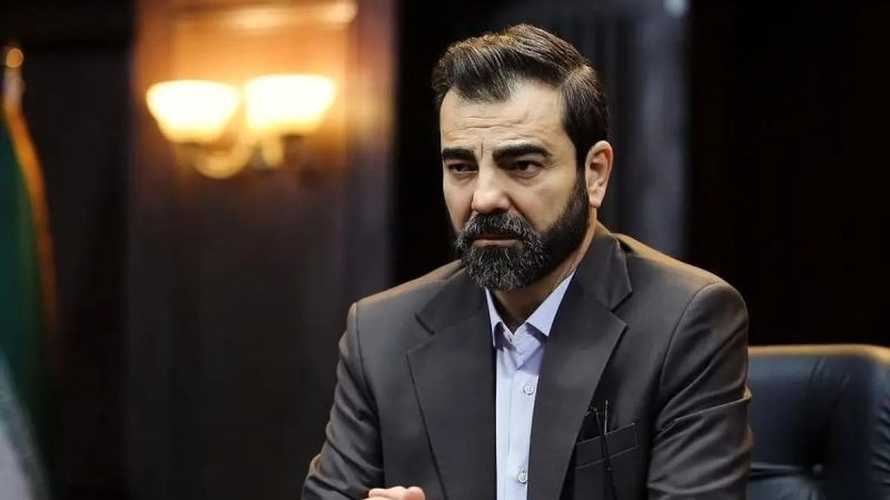 بهزاد خلج در پشت صحنه سریال اجل معلق؛ آقای بازیگر چقدر تغییر کرده