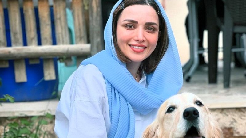 ژست و استایل بهنوش طباطبایی در طبیعت شیراز