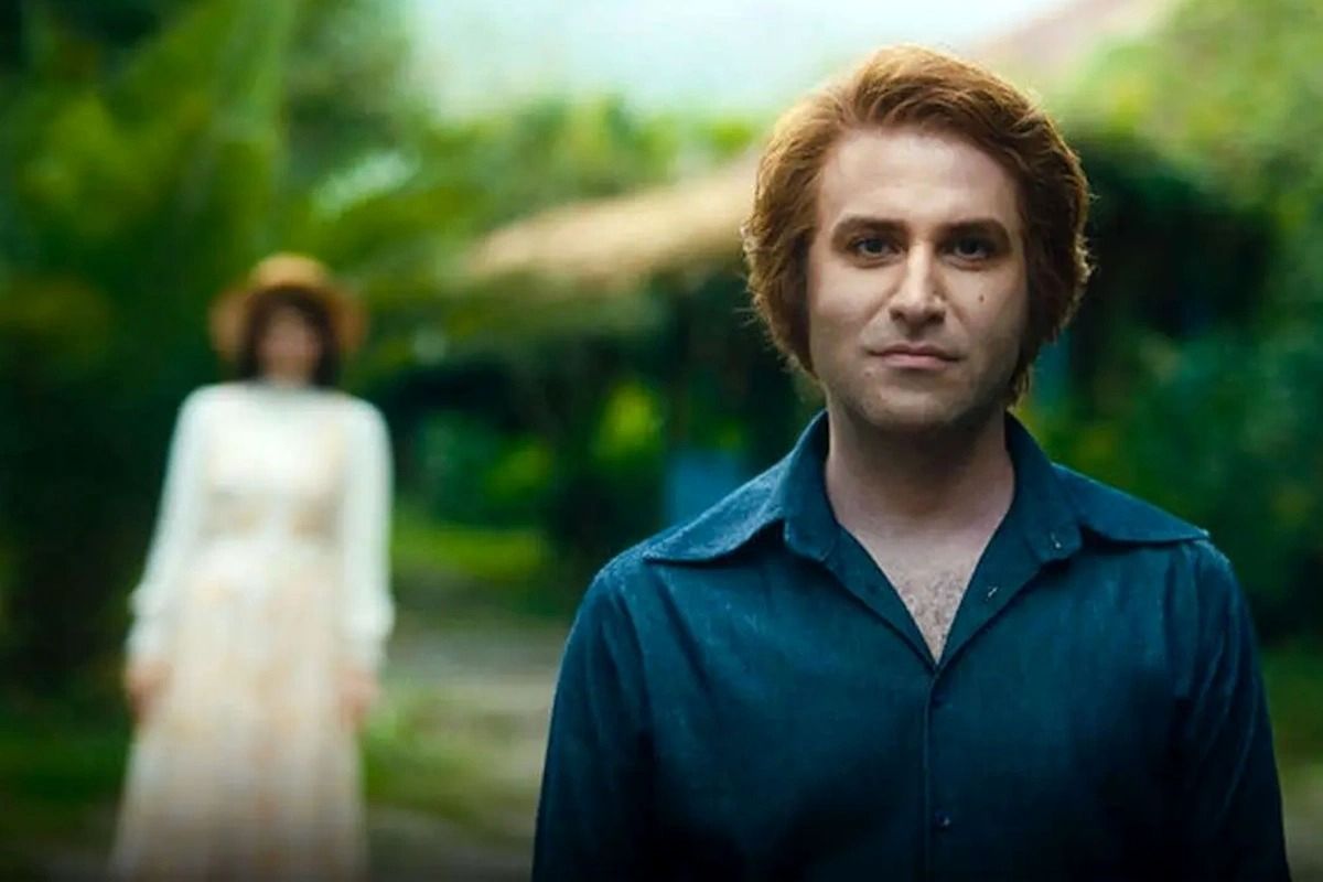 خانه لوکس هوتن شکیبا با حیاط خلوت بهاری و سرسبز؛ نگاهی به دکور خانه بازیگر تاسیان