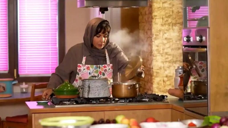 ماجرای بارداری سیما تیرانداز و اجرا در تئاتر؛ سکانسی دیدنی از شام ایرانی + ویدیو