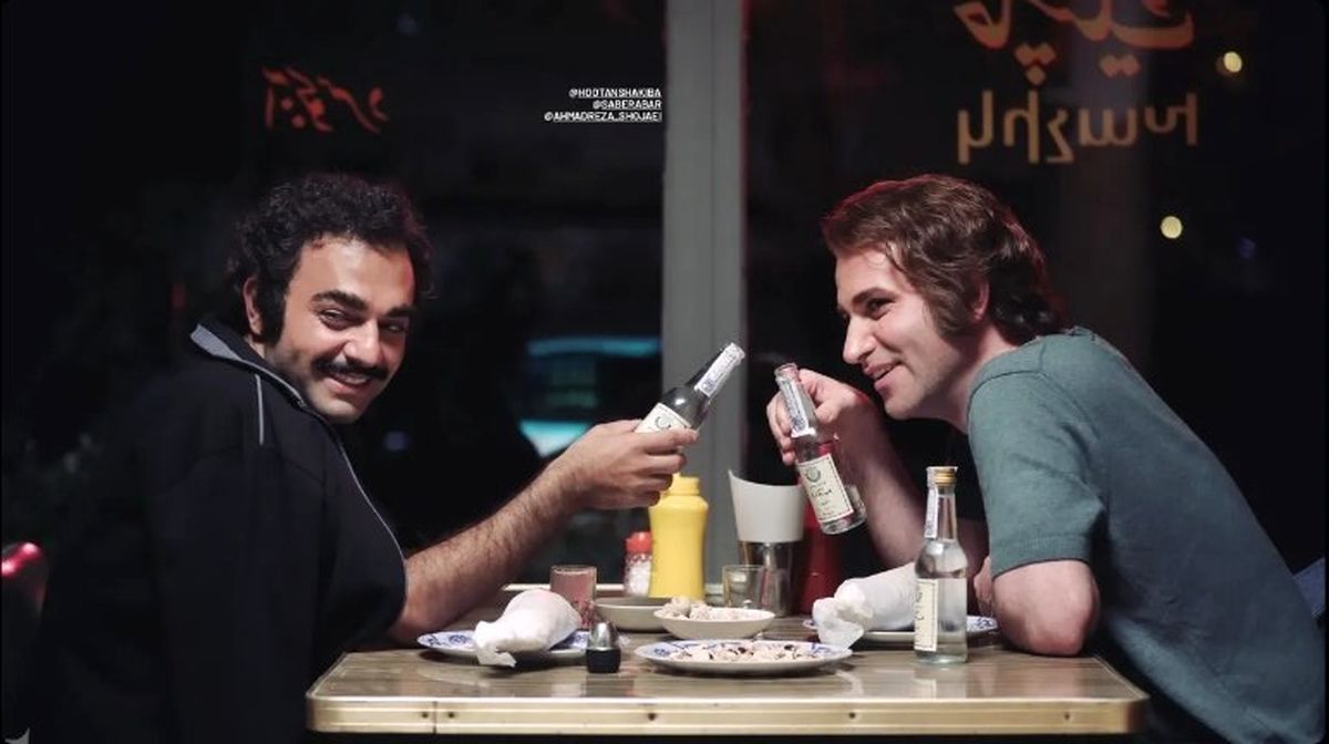 هوتن شکیبا، صابر ابر و مجید یوسفی در یک قاب پشت صحنه تاسیان