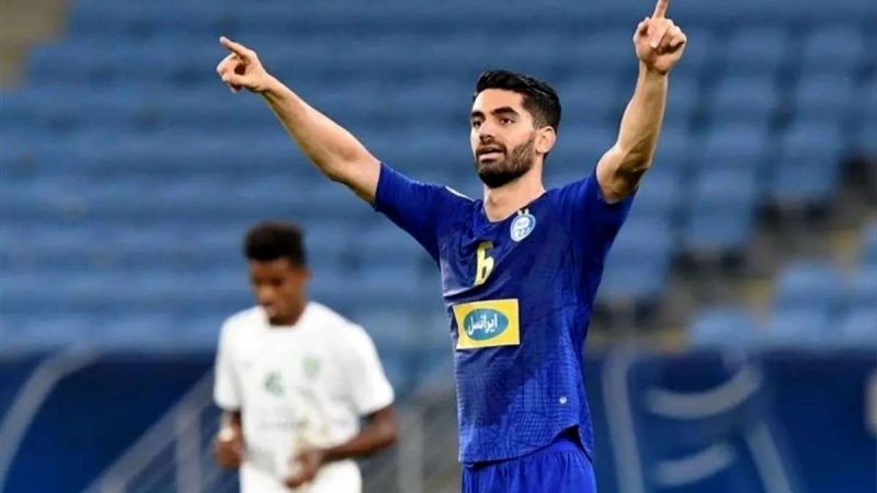 علی کریمی یک قدم تا استقلال